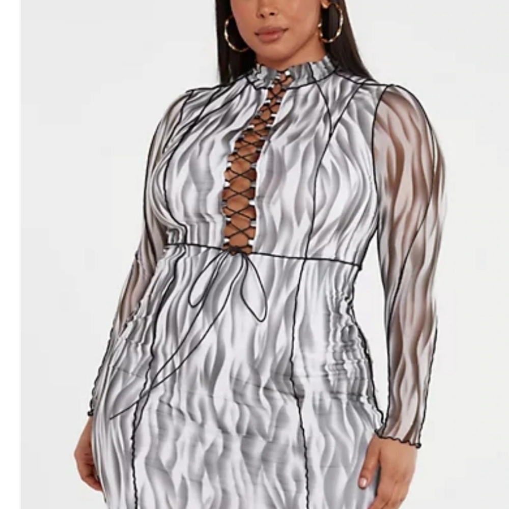 Fashion to Figure Rayna Lace-up Body-con Dress - Picture 12 of 15